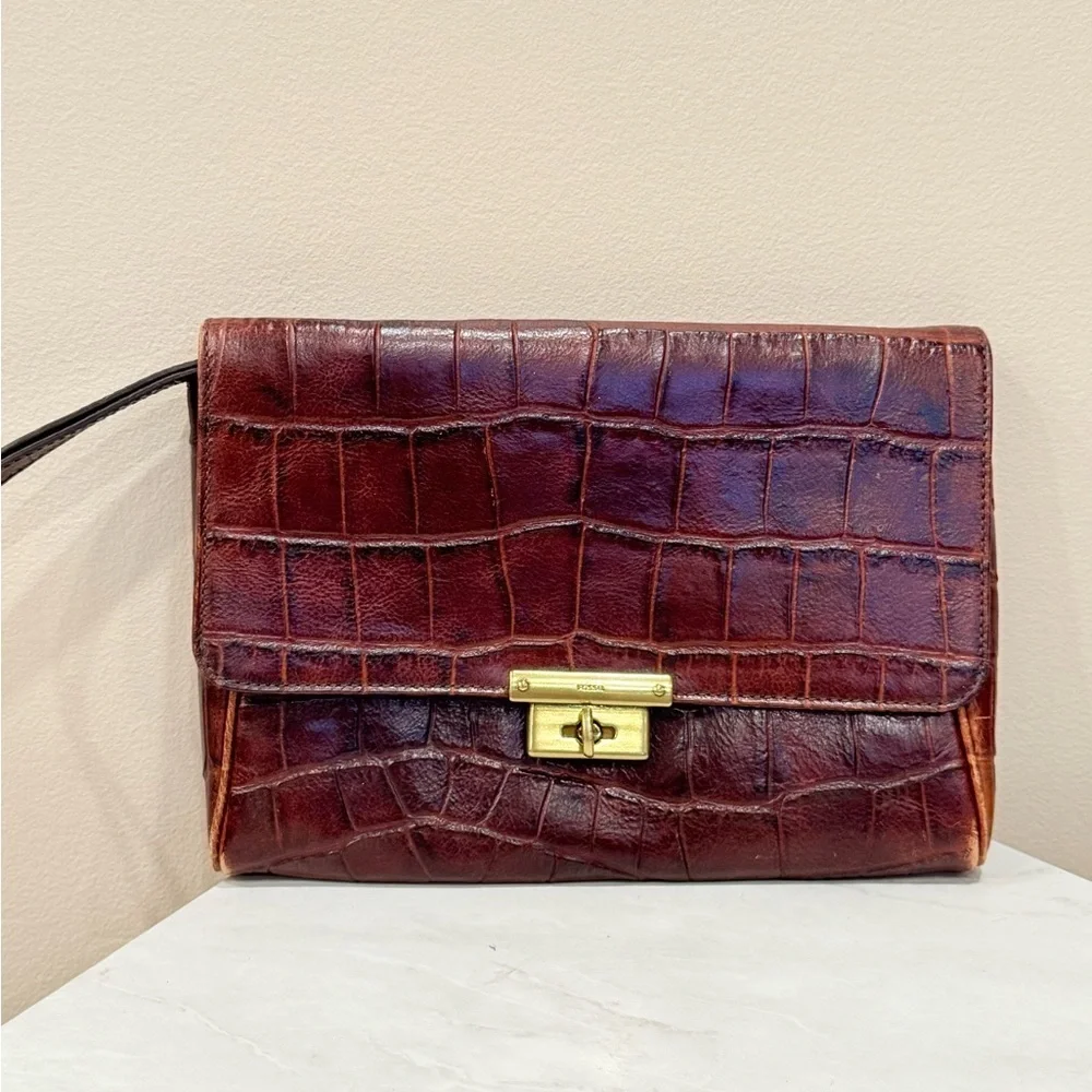 🔥Fossil Brown Crocodile-Embossed Clutch EUC🔥